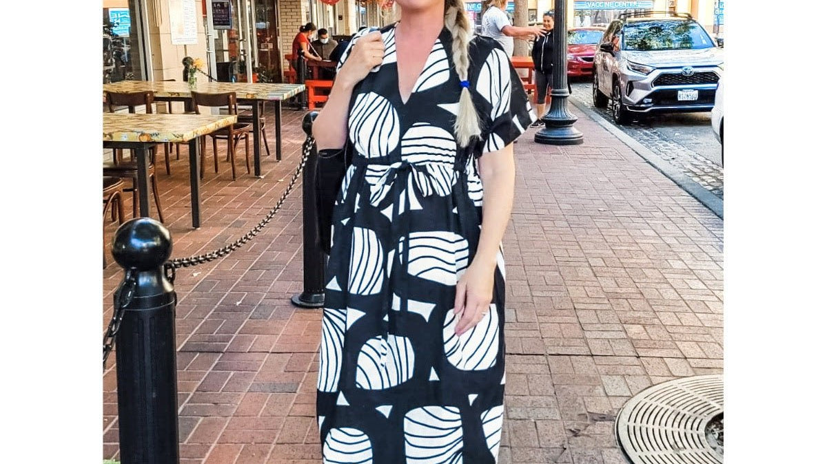 It's All About Dresses. - Lesley Evers