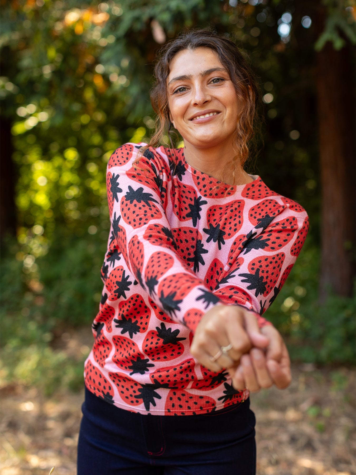 AMELIA sweater Strawberries - Lesley Evers - Shop - Shop/All Products - Shop/Separates