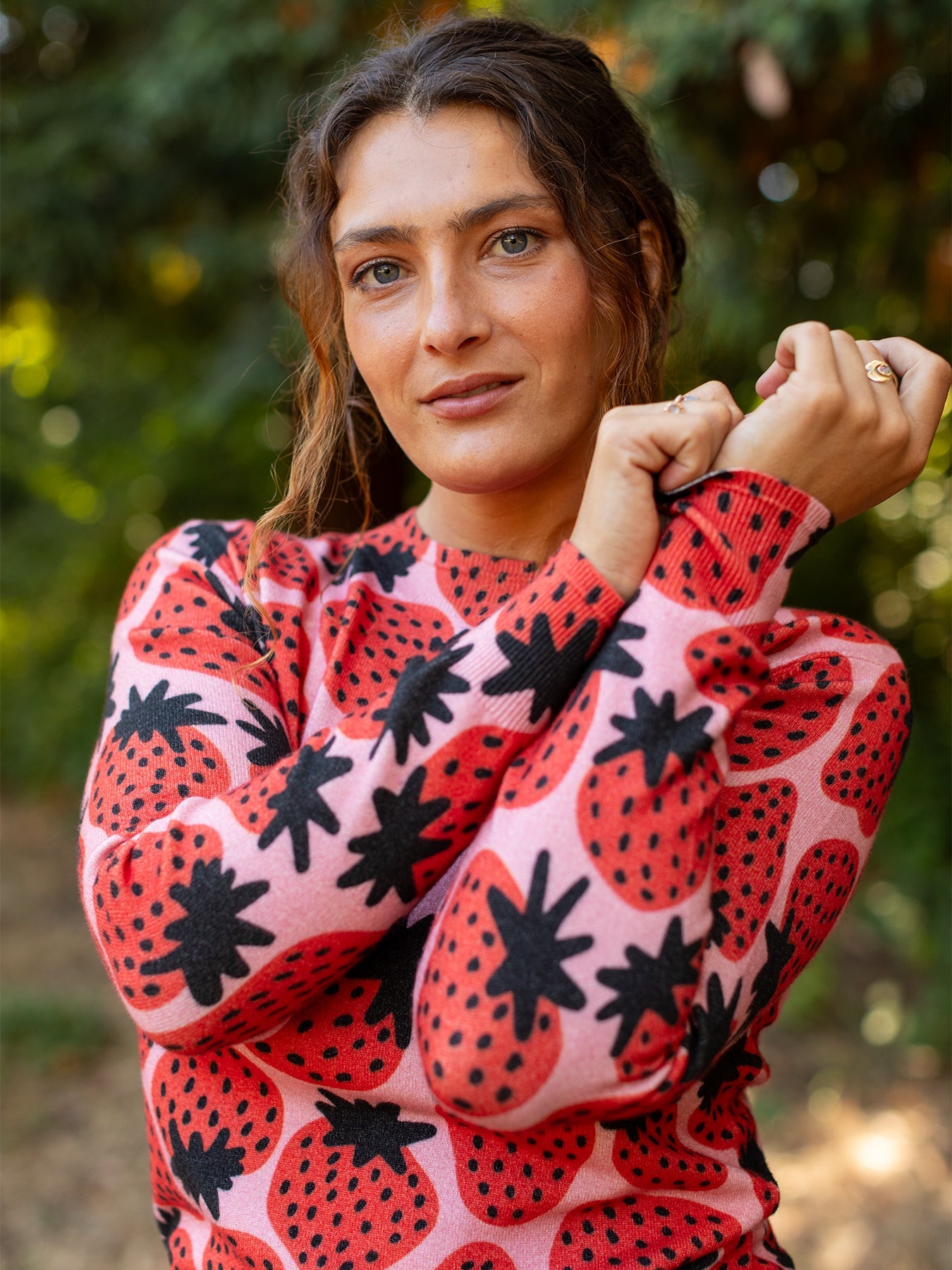 AMELIA sweater Strawberries - Lesley Evers - Shop - Shop/All Products - Shop/Separates