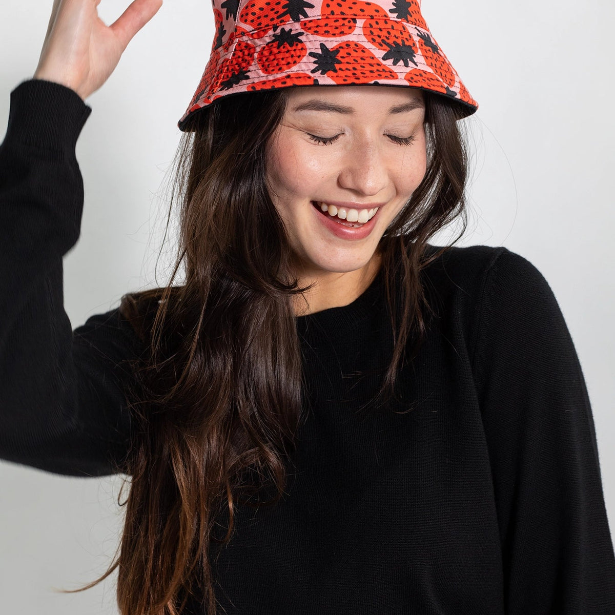 BERTA bucket hat Strawberry – Lesley Evers