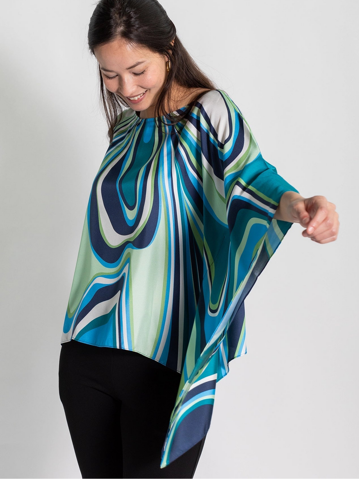 CELESTE silk top Pinwheel Navy - Lesley Evers - celeste - chic silk - pinwheel