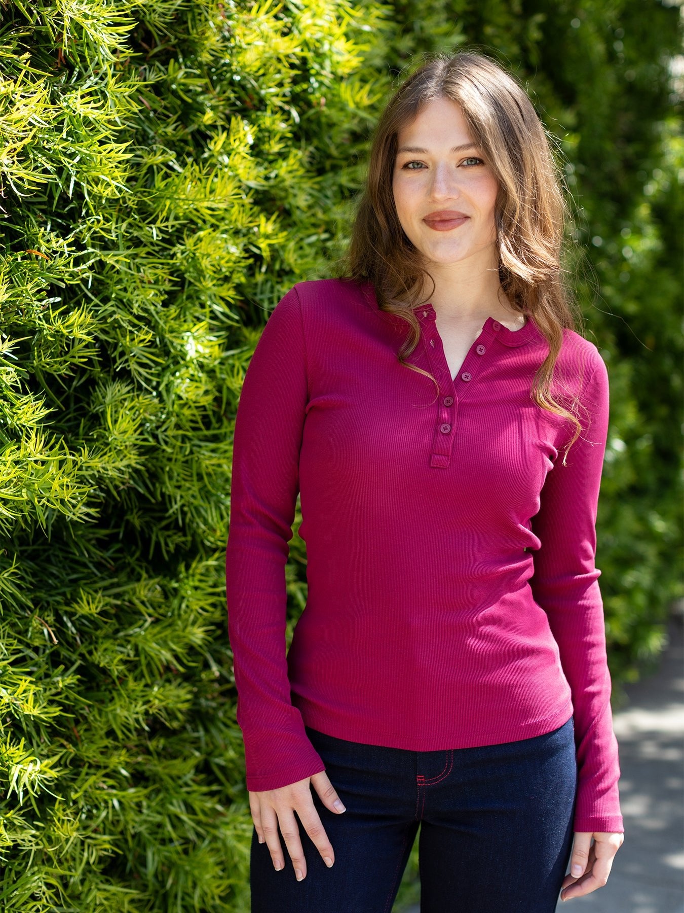 CORA henley tee Burgundy Rib – Lesley Evers