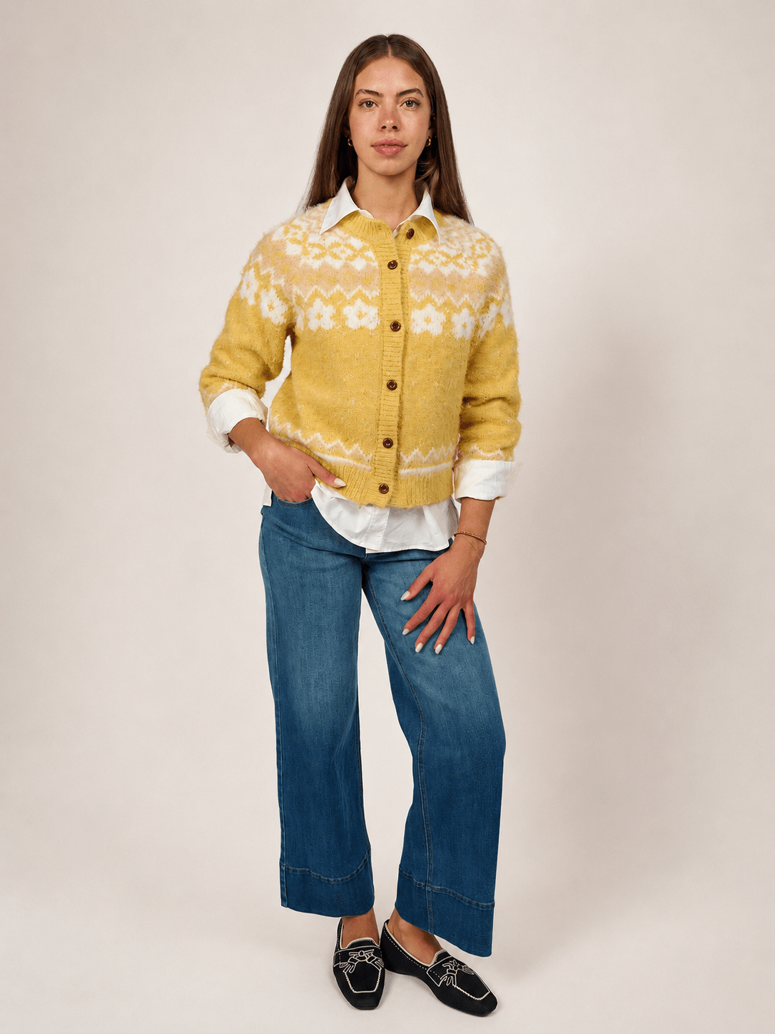 HAZEL cardigan Yellow - Lesley Evers-cardigan-dinner with friends-emma