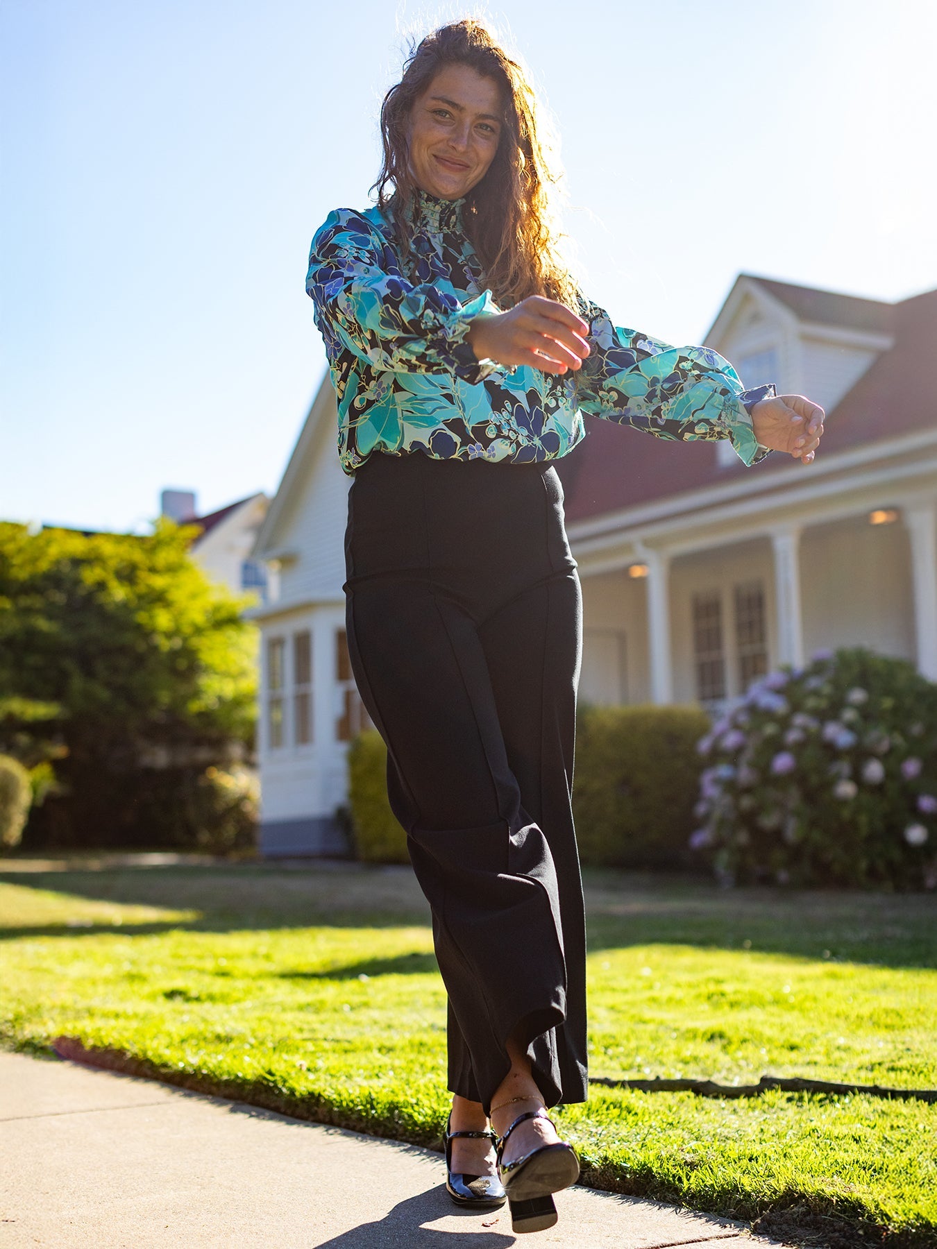 INGRID blouse Plum Blossom Blue - Lesley Evers - Shop - Shop/All Products - Shop/Separates