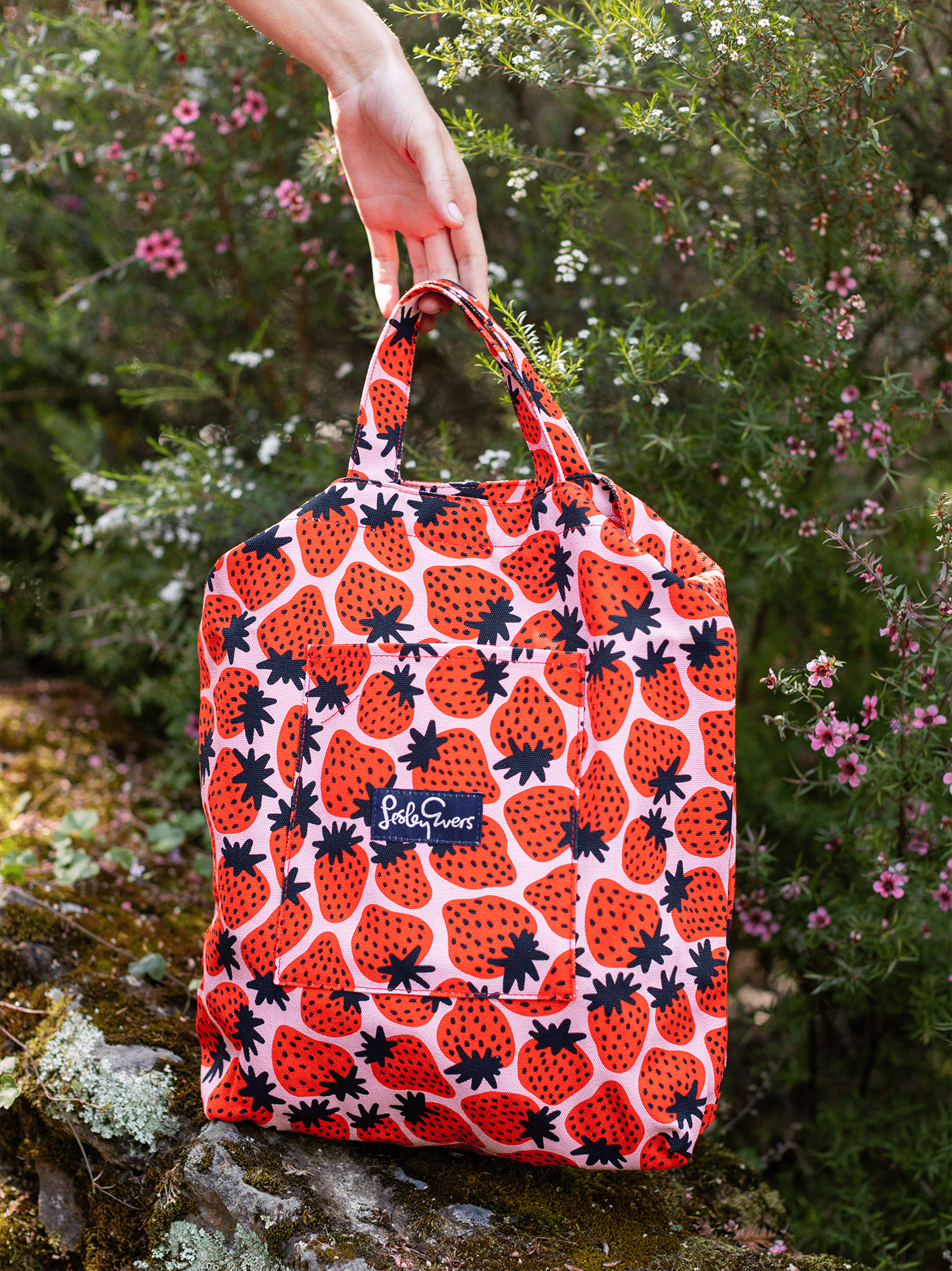 IVY tote Strawberries - Lesley Evers - 23 - HG100 - W3 - Accessories - CM23