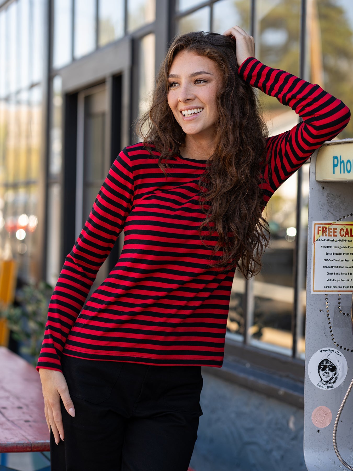JEANETTE tee Black & Red Stripe - Lesley Evers - Black - black and red - cardinal