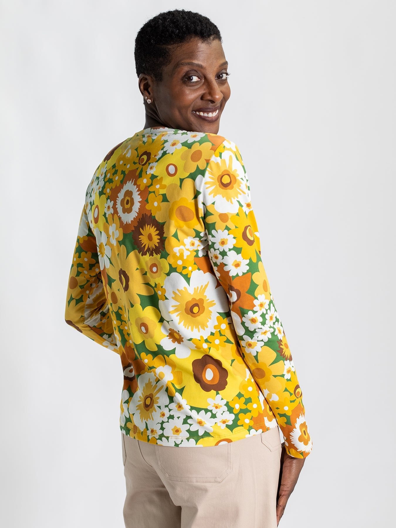 JEANETTE tee Flower Power Yellow - Lesley Evers - Black - black and white - Shop