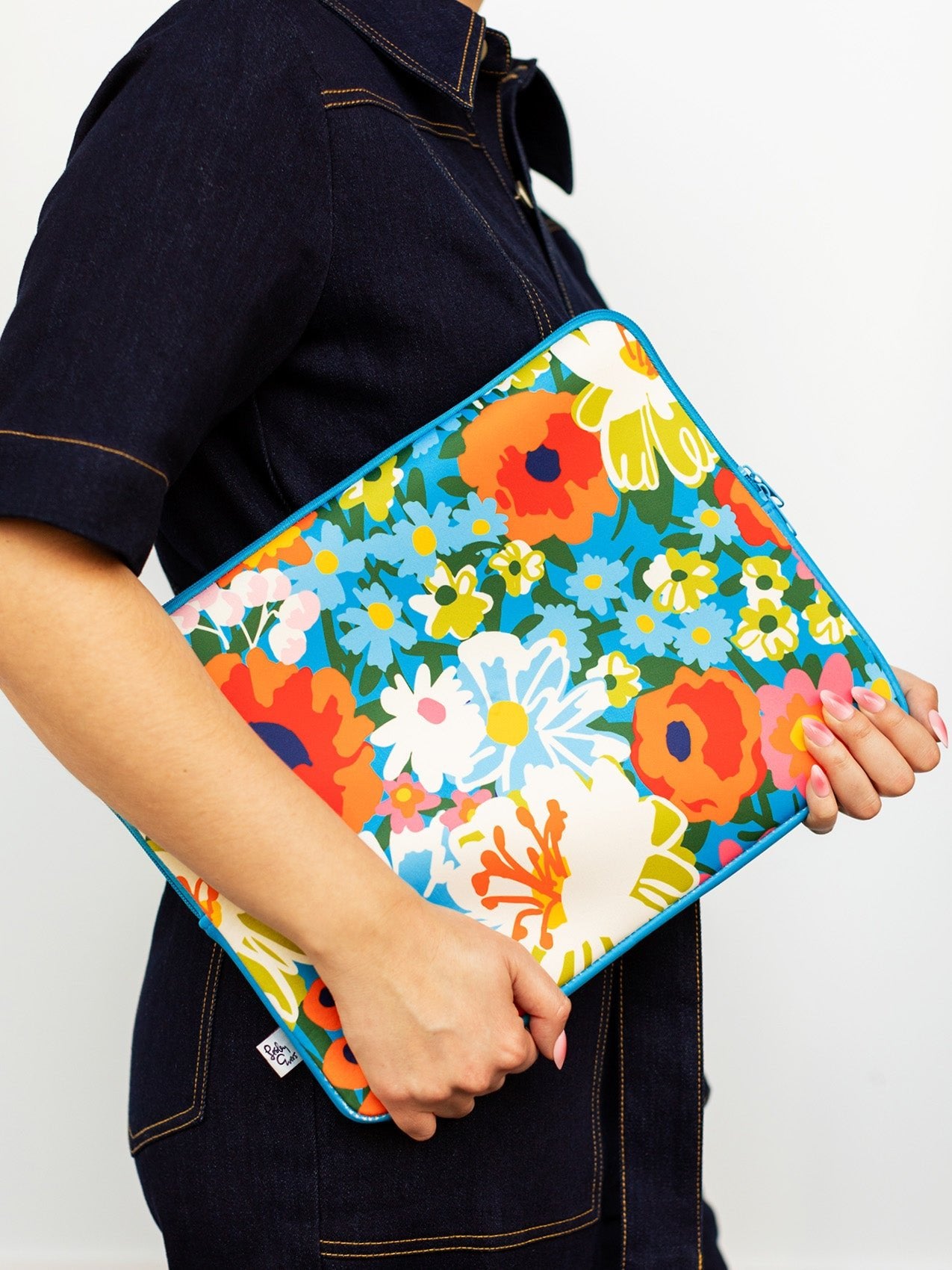 Laptop Case Bouquet Bliss - Lesley Evers - laptop case - Pouches & Cases -