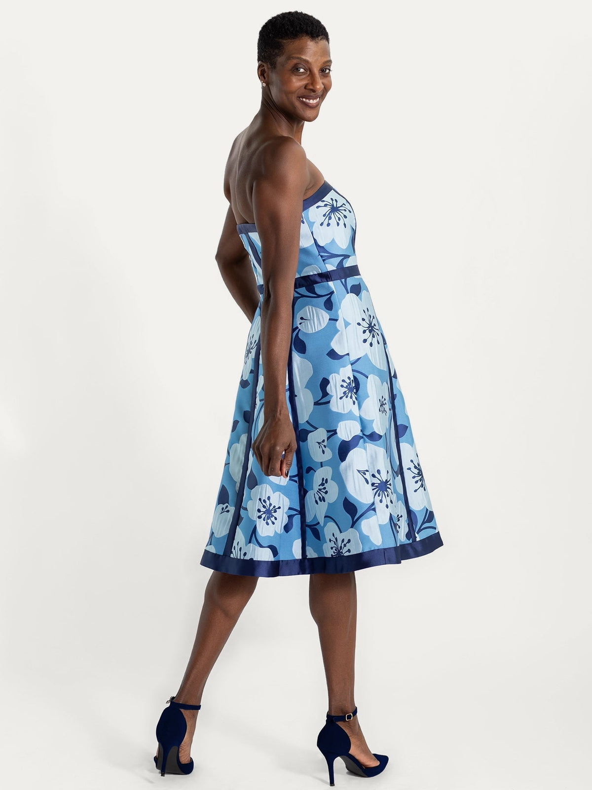 LILA dress Garden Wall Blue - Lesley Evers-Dress-gown-new