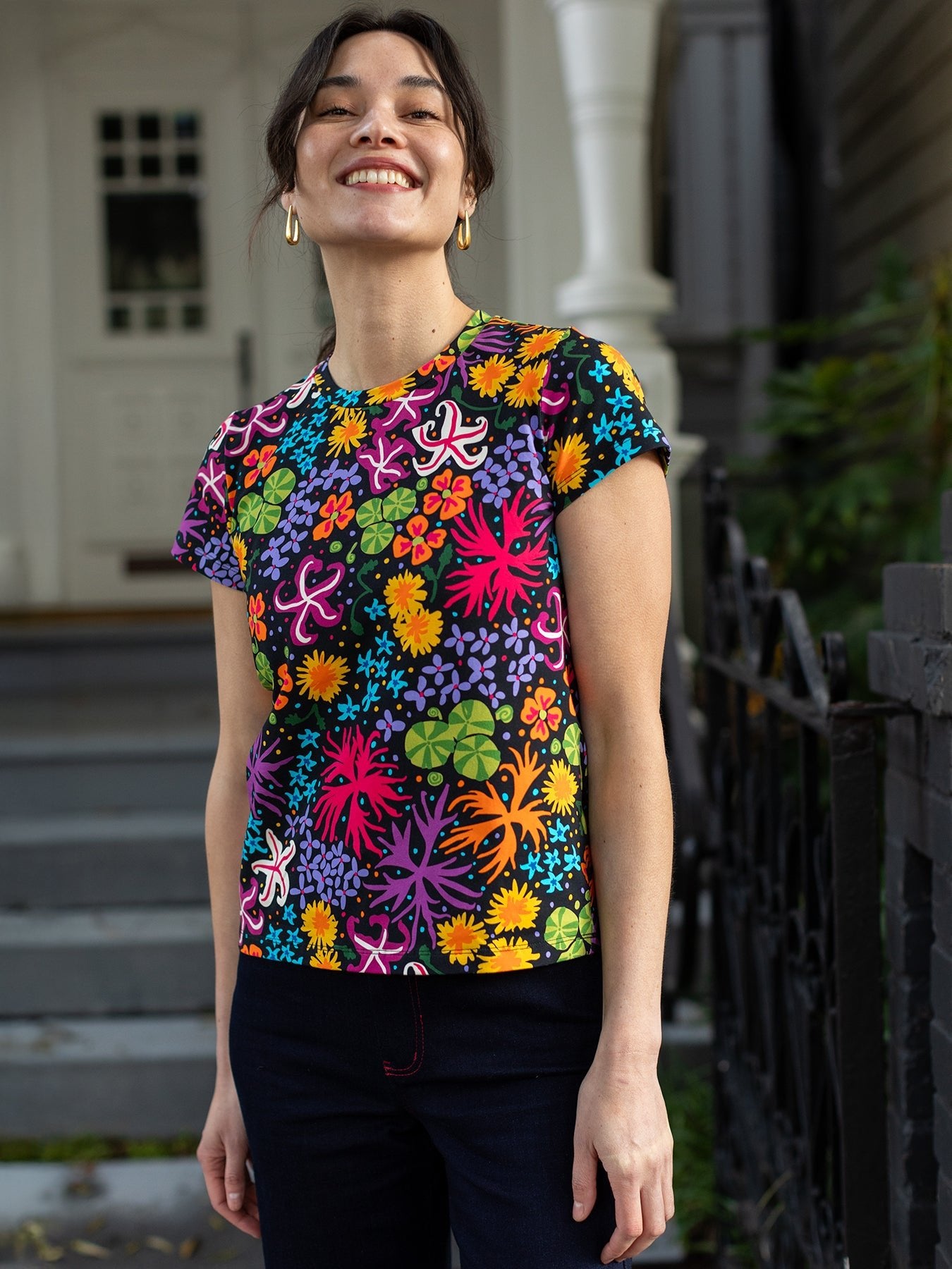 MAISIE cotton tee Backyard Flowers - Lesley Evers - Best Seller - Shop - Shop/All Products