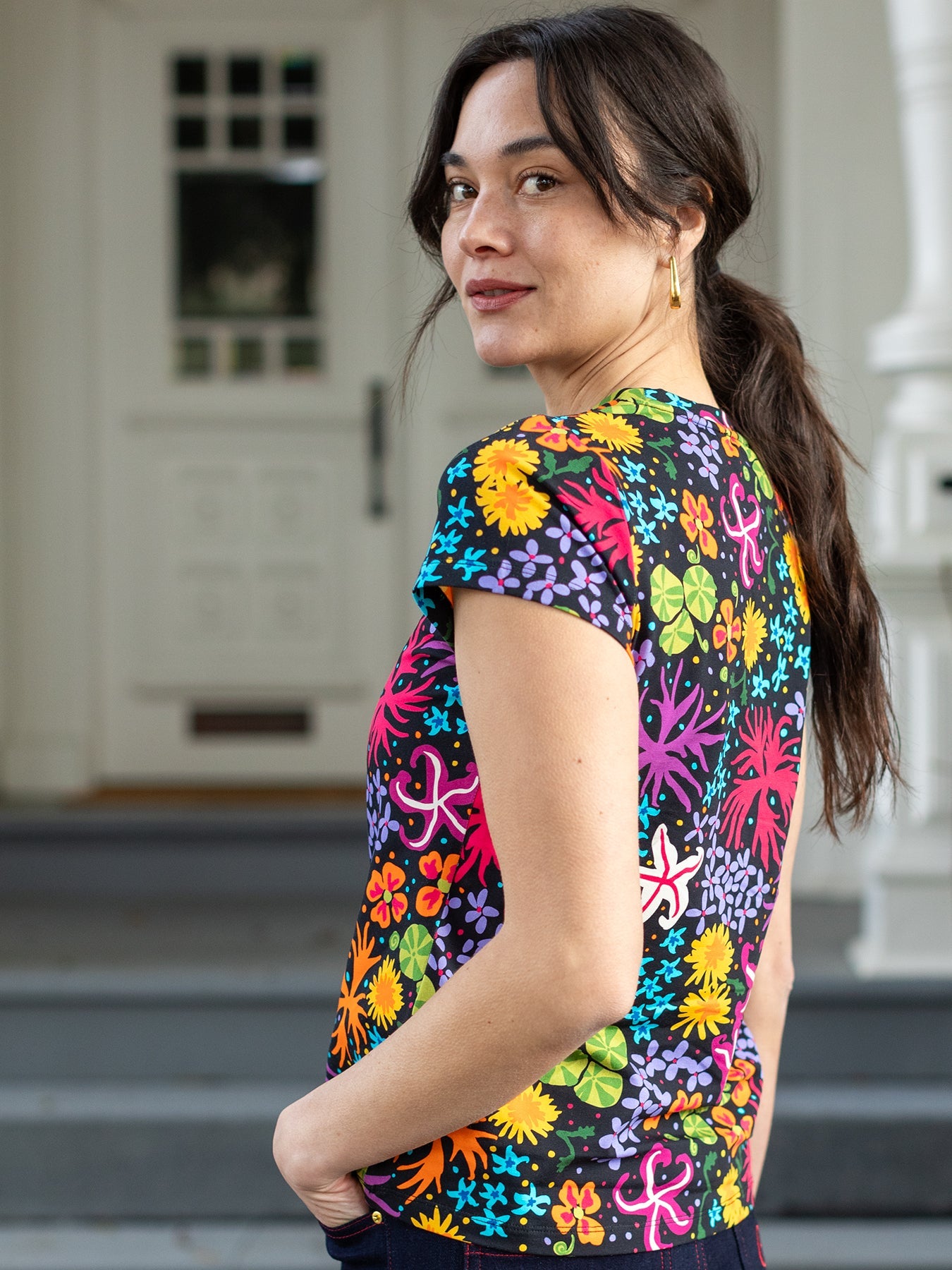 MAISIE cotton tee Backyard Flowers - Lesley Evers - Best Seller - Shop - Shop/All Products