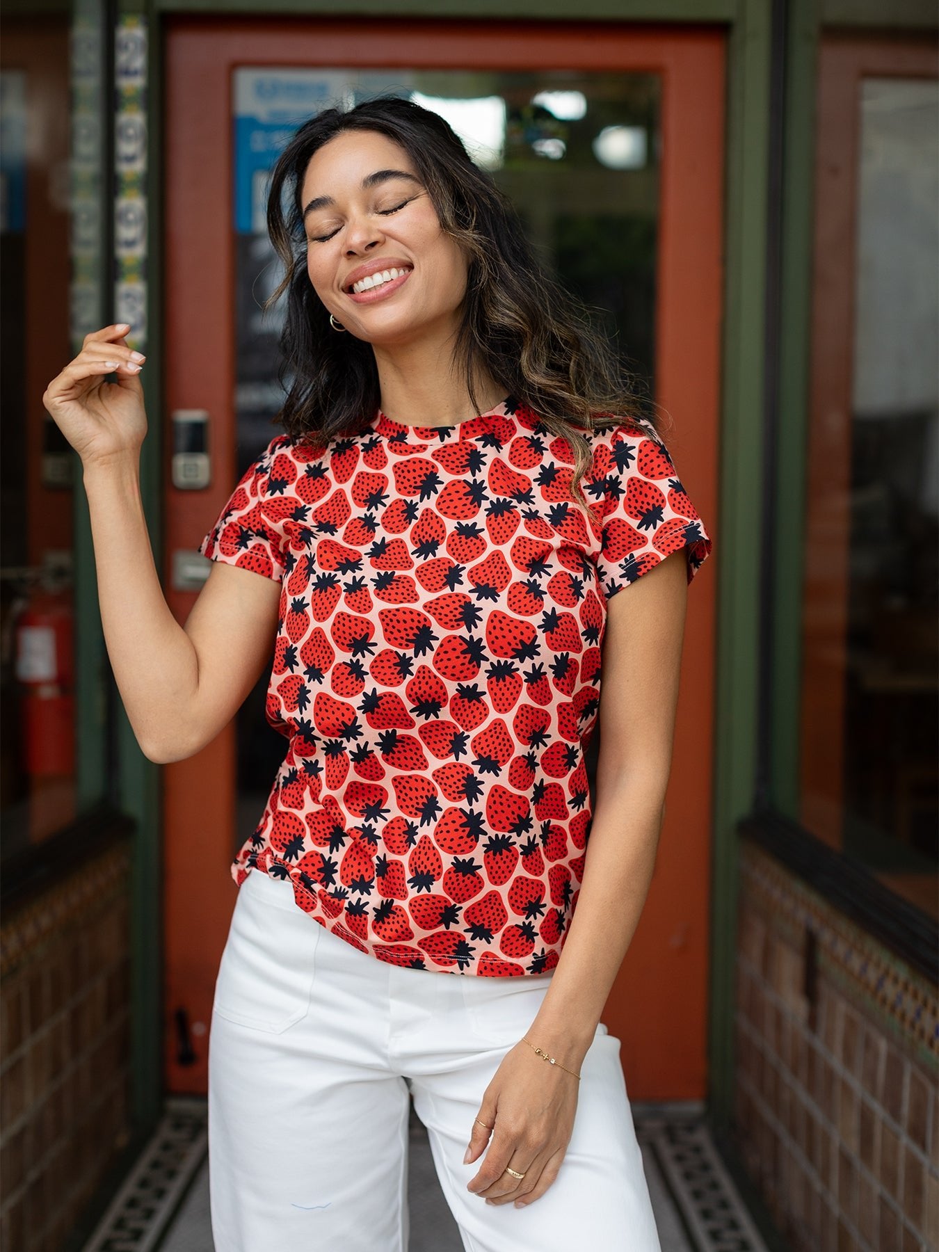 MAISIE cotton tee Strawberries - Lesley Evers - Best Seller - Shop - Shop/All Products