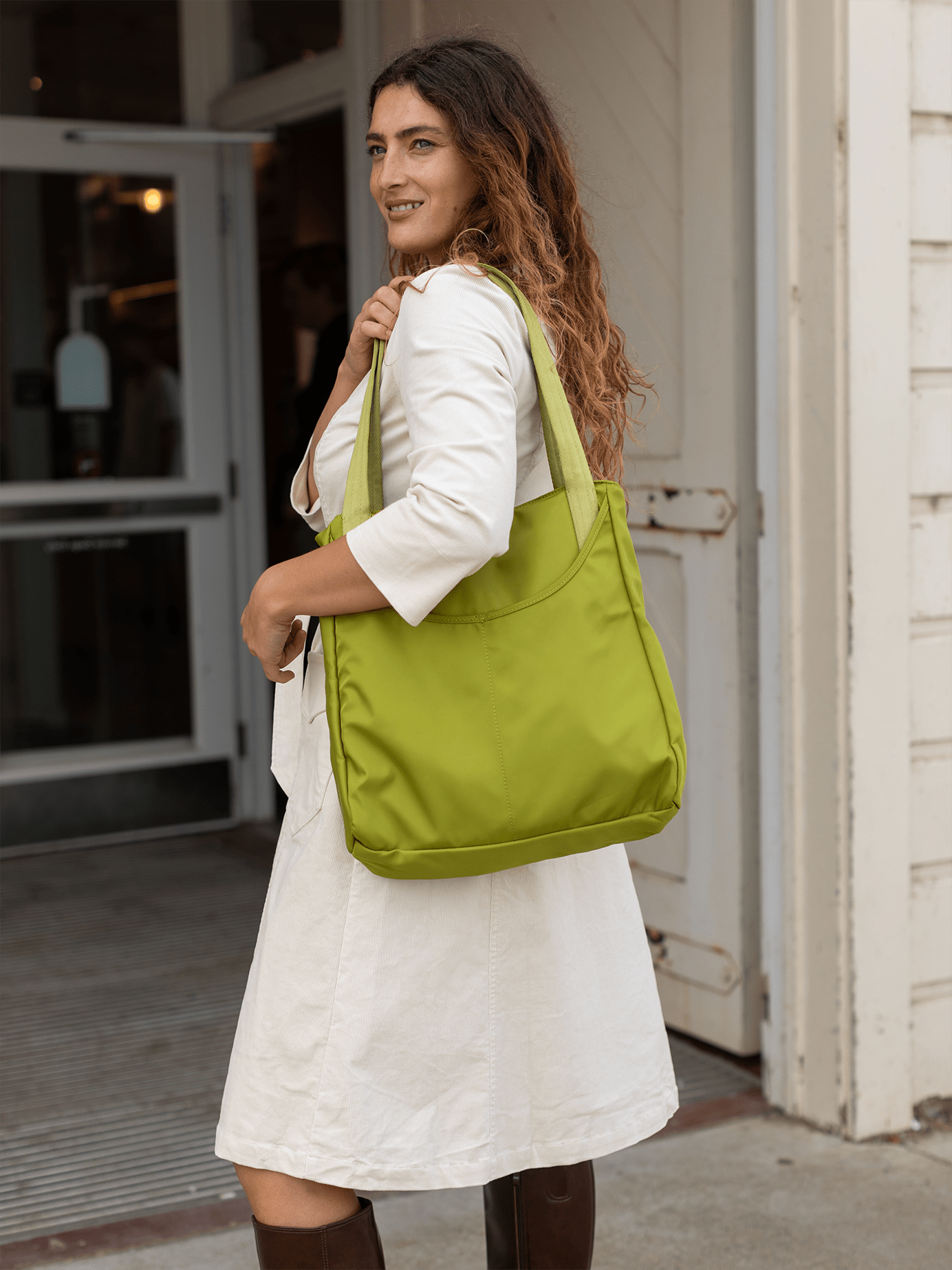 NORA tote Olive - Lesley Evers - Accessories - carryon bag - Giftable