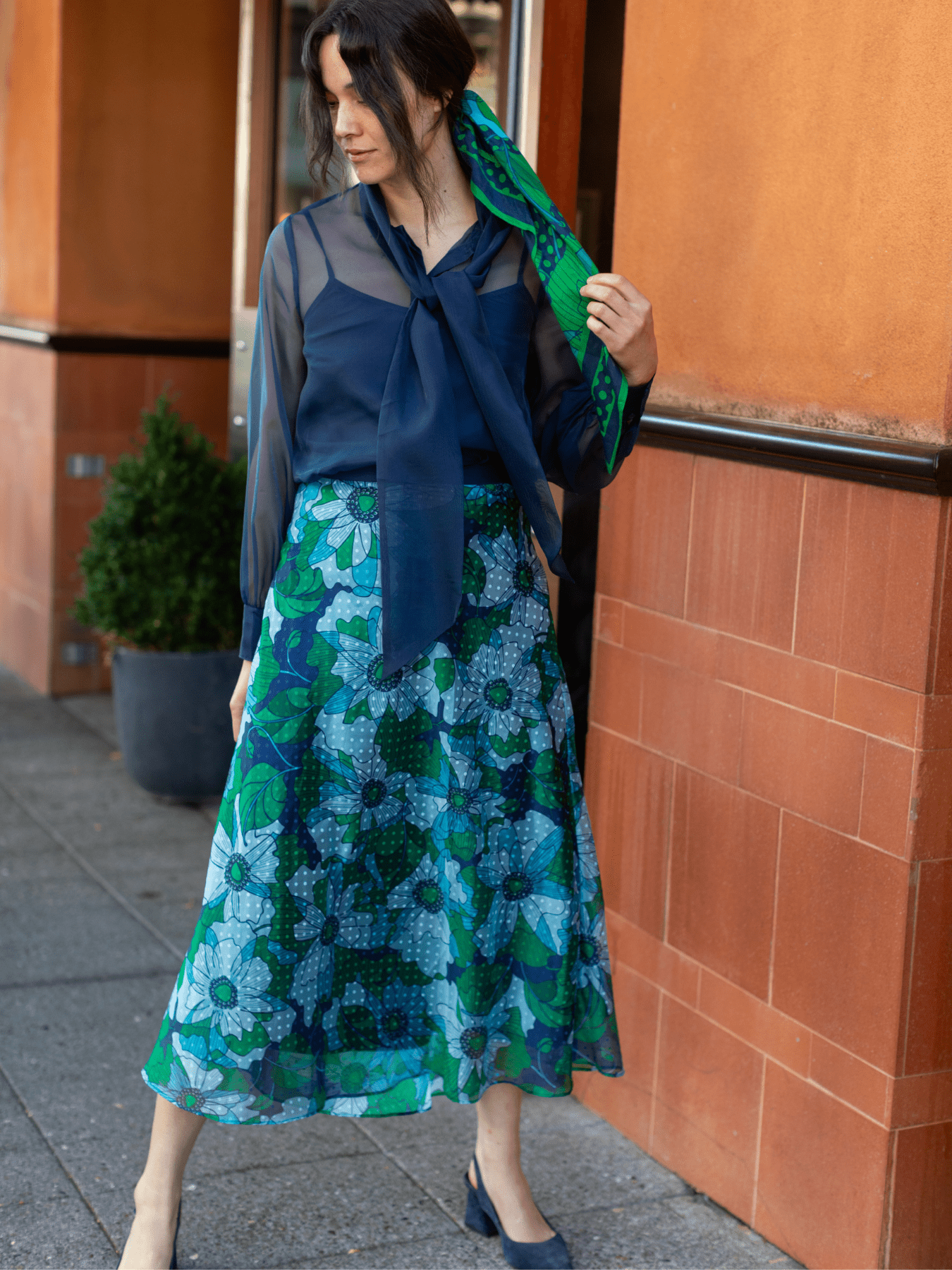 SOPHIE skirt Wild Bloom Navy - Lesley Evers-Bottoms-Shop-Shop/All Products