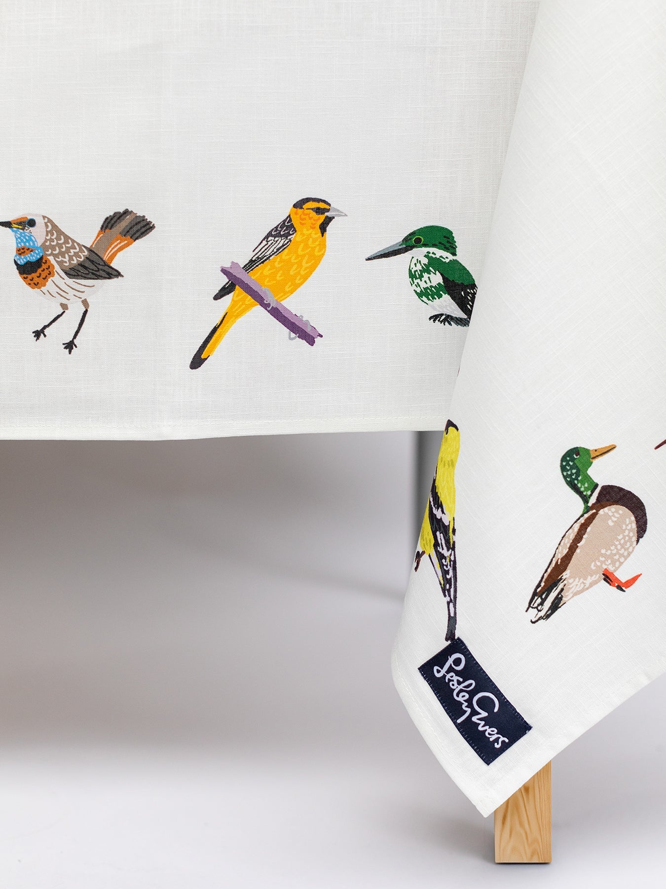 TABLECLOTH Birds - Lesley Evers - 23 - HG200 - W1 - Gems - gems garnet