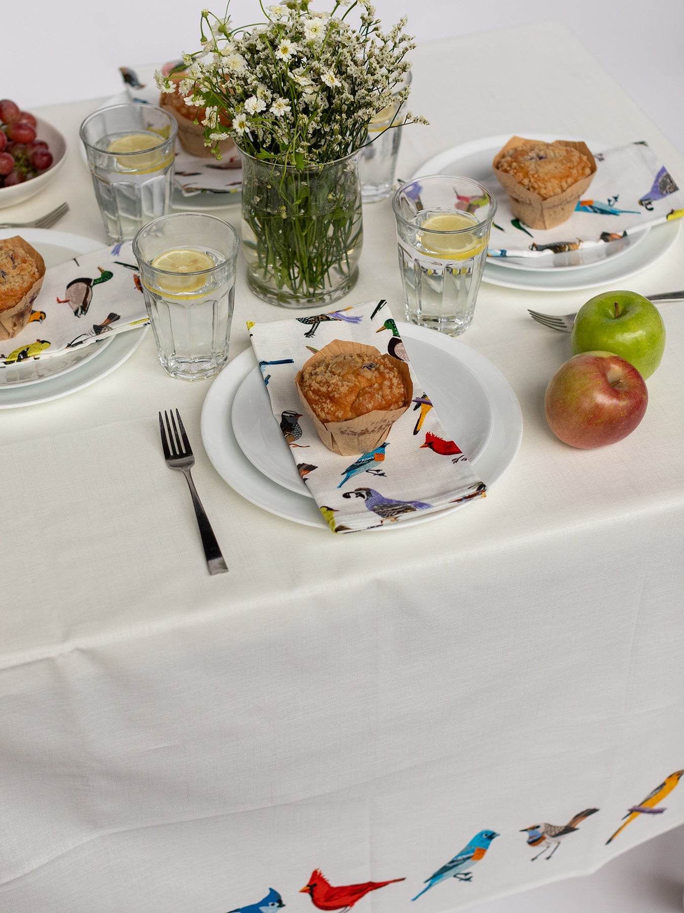 TABLECLOTH Birds - Lesley Evers - 23 - HG200 - W1 - Gems - gems garnet