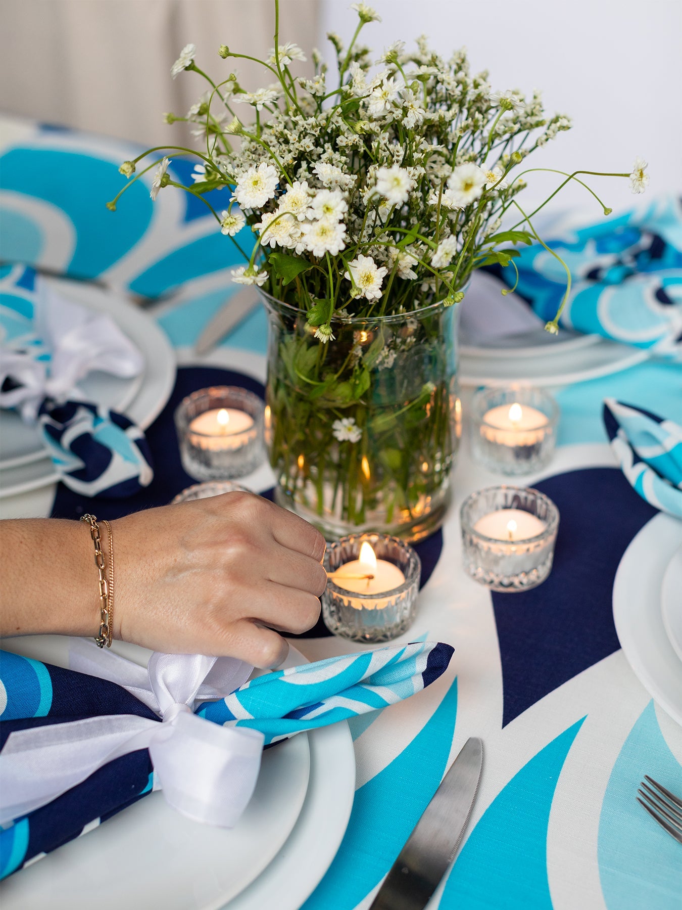 TABLECLOTH Rio Blue - Lesley Evers - 23 - HG200 - W1 - Gems - gems garnet