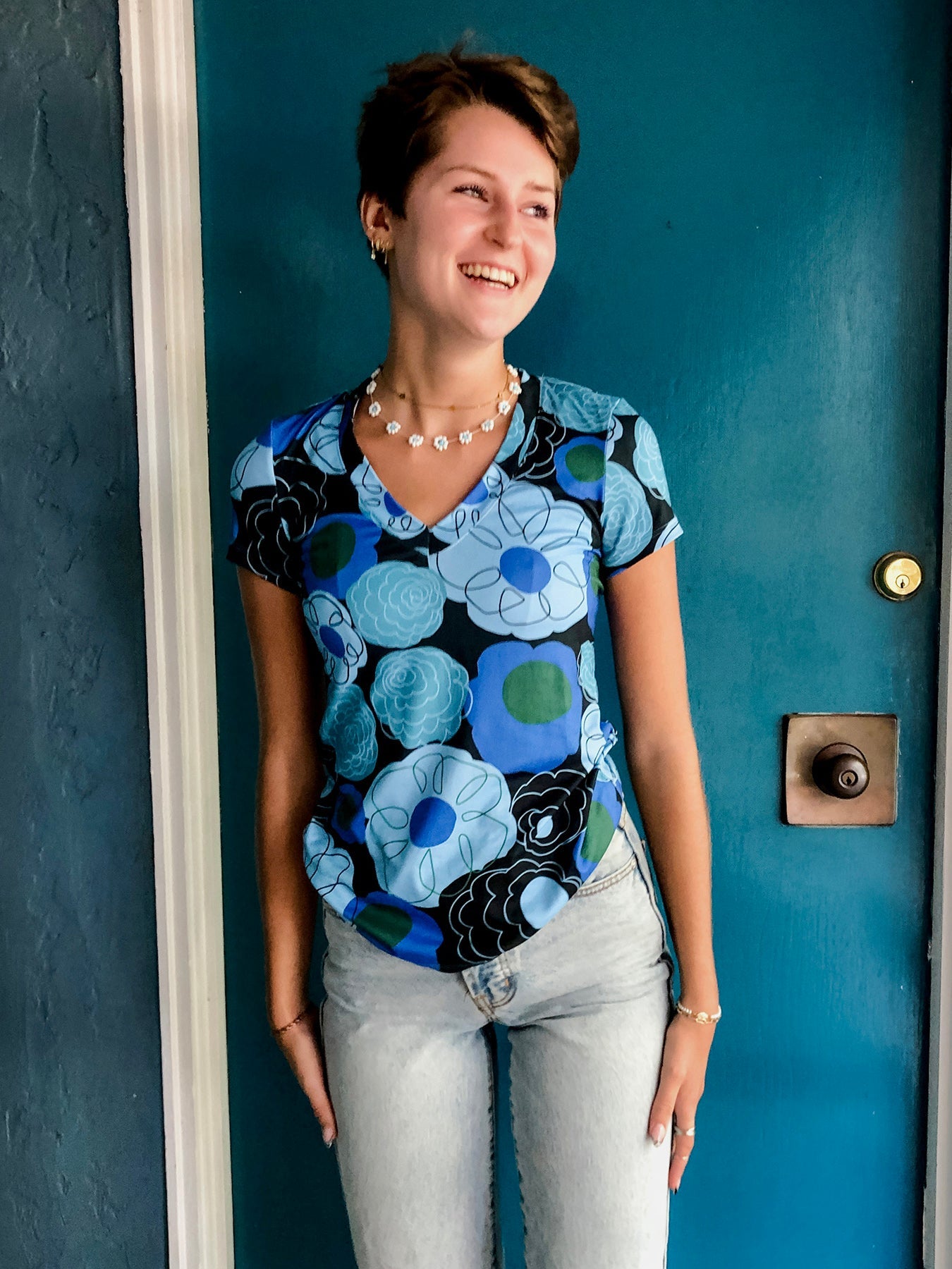 CINDI tee Flower Charm Blue - Lesley Evers-Blue-cindi-cindi tee