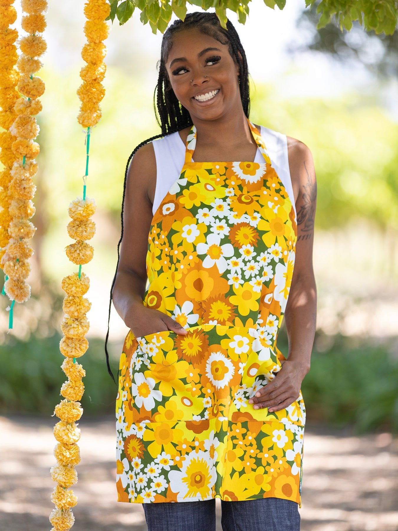 RENNIE apron Flower Power Yellow - Lesley Evers-Flower Power-Home-yellow flower power