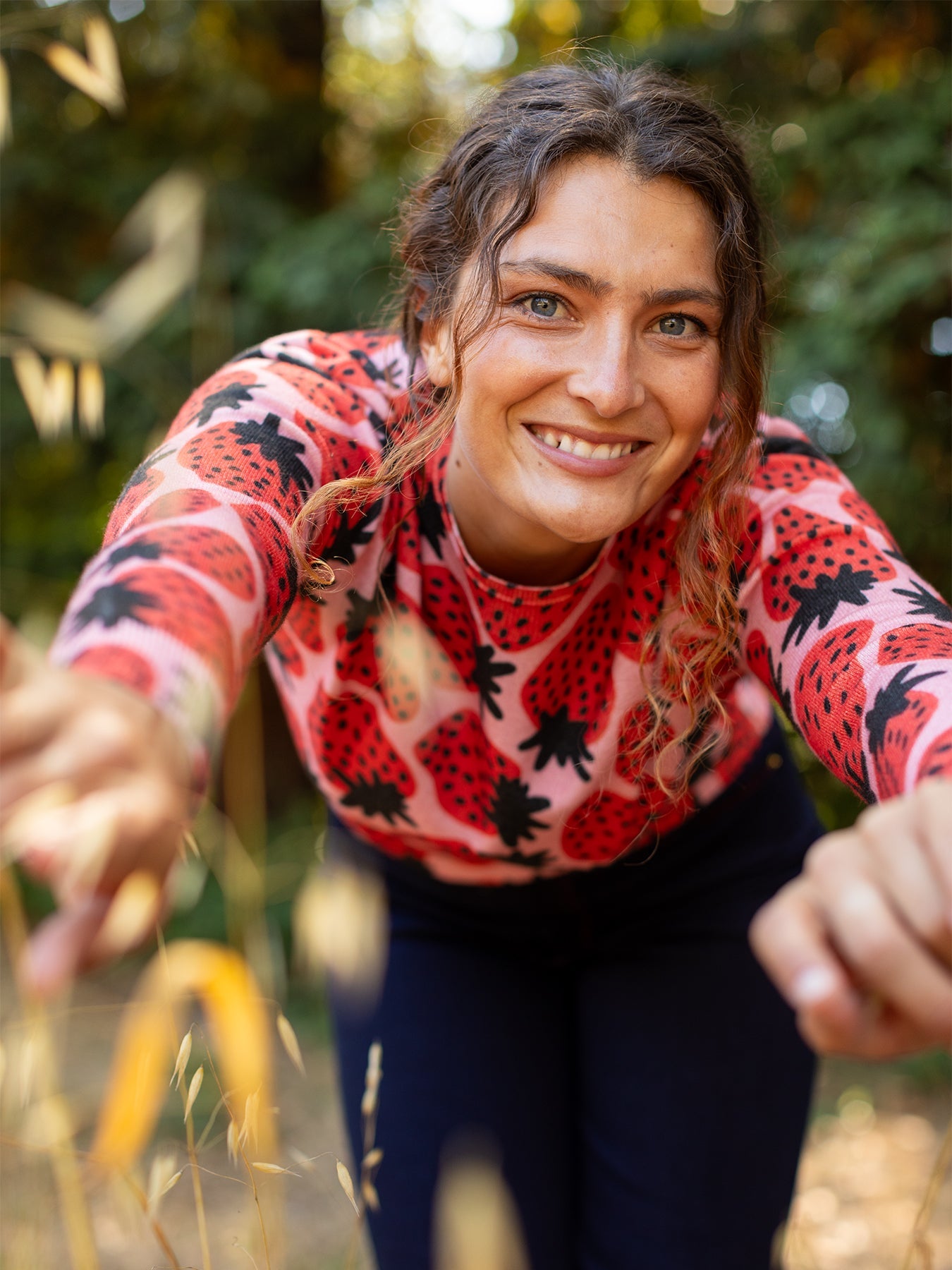 AMELIA sweater Strawberries – Lesley Evers