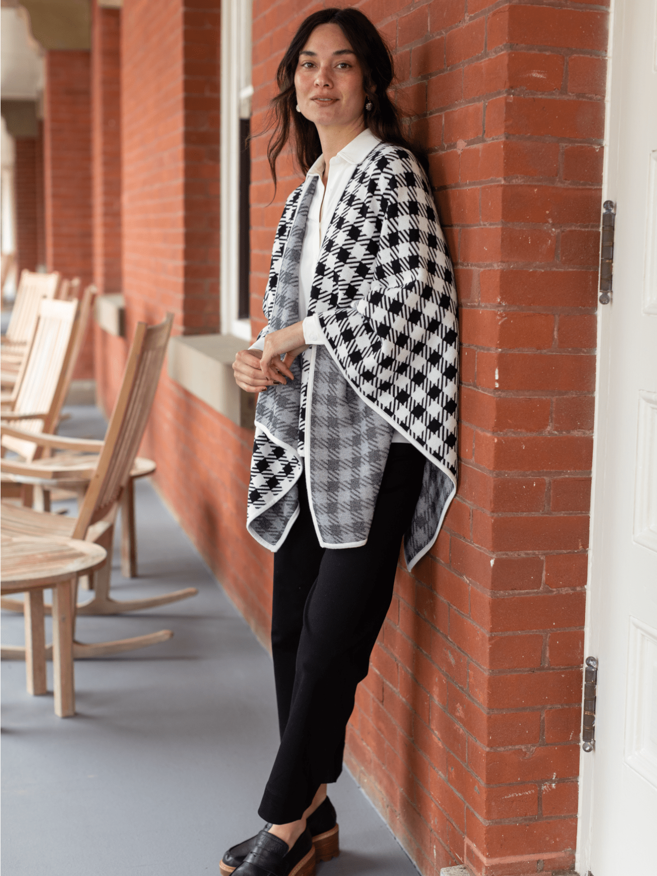 BRYNN cape Black and White Houndstooth - Lesley Evers - cape - cotton - knit