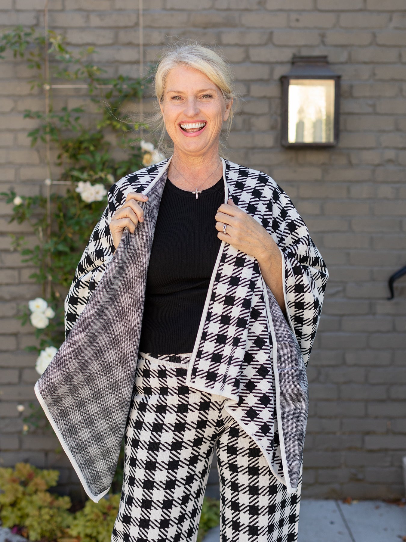 BRYNN cape Black and White Plaid - Lesley Evers - cape - cotton - knit