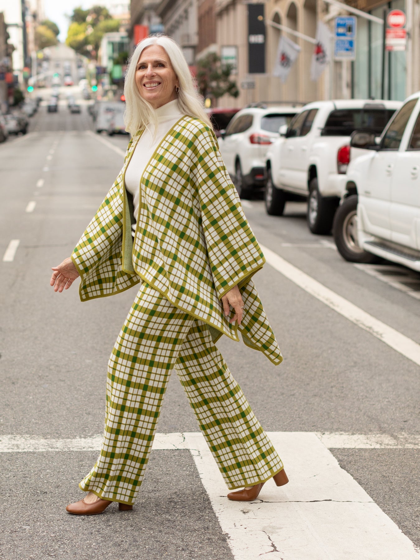 BRYNN cape Olive Plaid – Lesley Evers