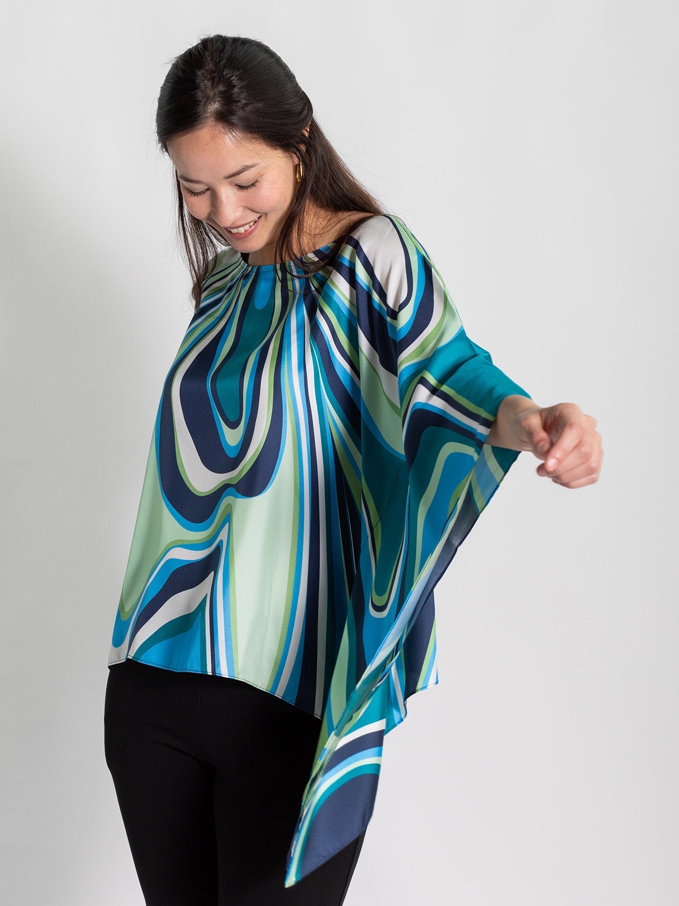 CELESTE silk top Pinwheel Navy - Lesley Evers - celeste - chic silk - pinwheel