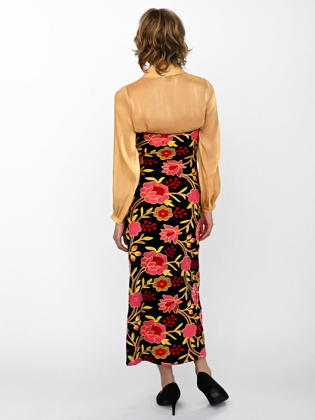 DANIKA dress Embroidered Velvet Pink - Lesley Evers-Black-Dress-Shop