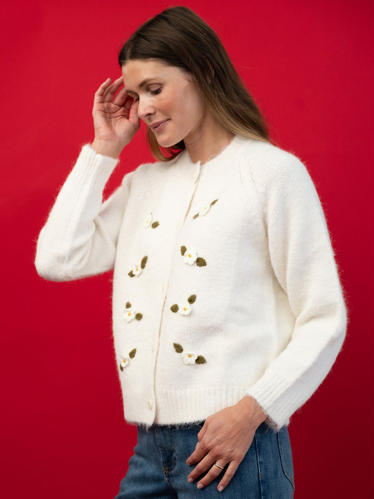 HAZEL cardigan Ivory - Lesley Evers-cardigan-dinner with friends-emma