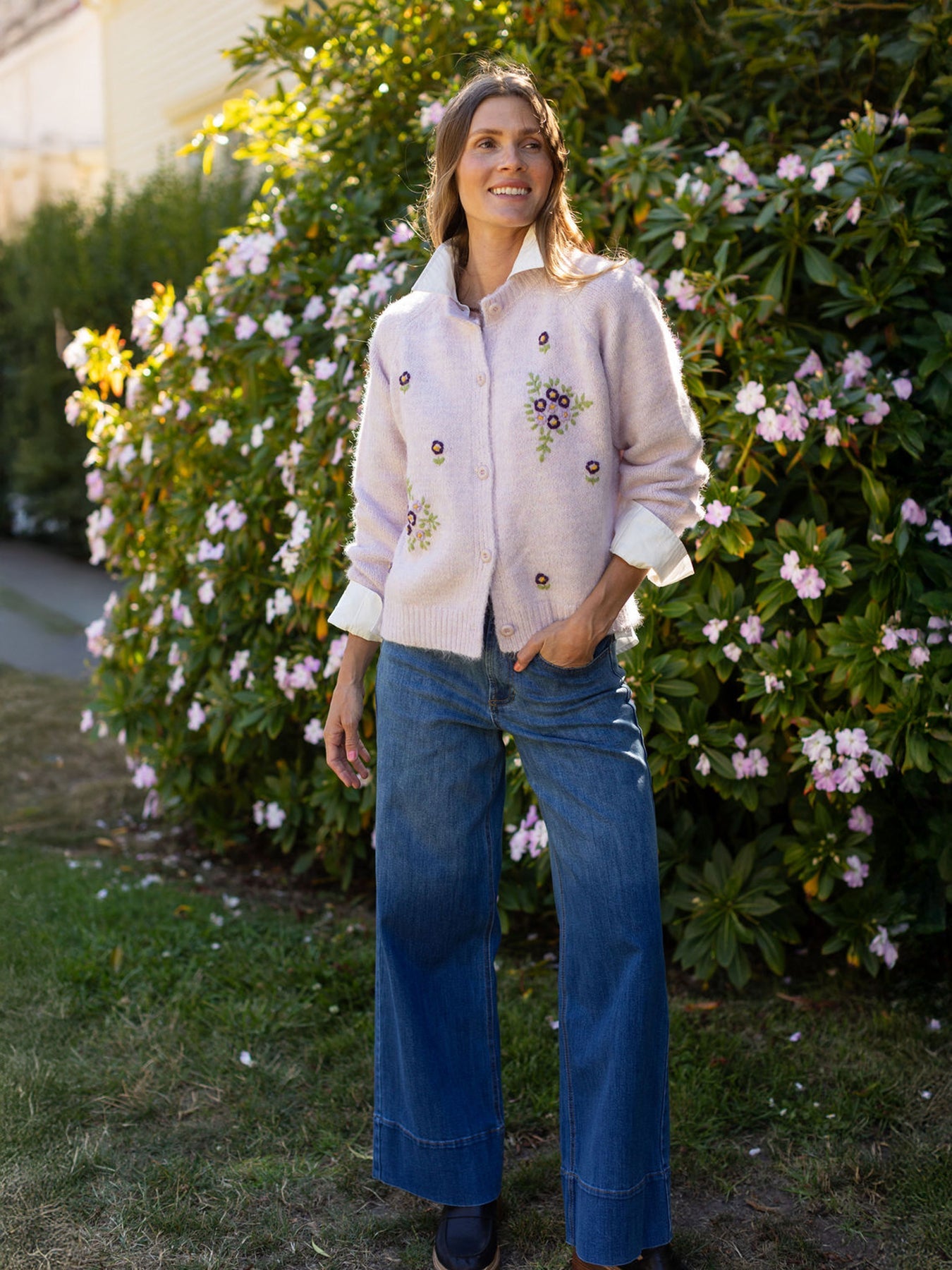 HAZEL cardigan Lavender - Lesley Evers-cardigan-dinner with friends-emma