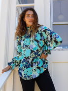 INGRID blouse Plum Blossom Blue - Lesley Evers - Shop - Shop/All Products - Shop/Separates