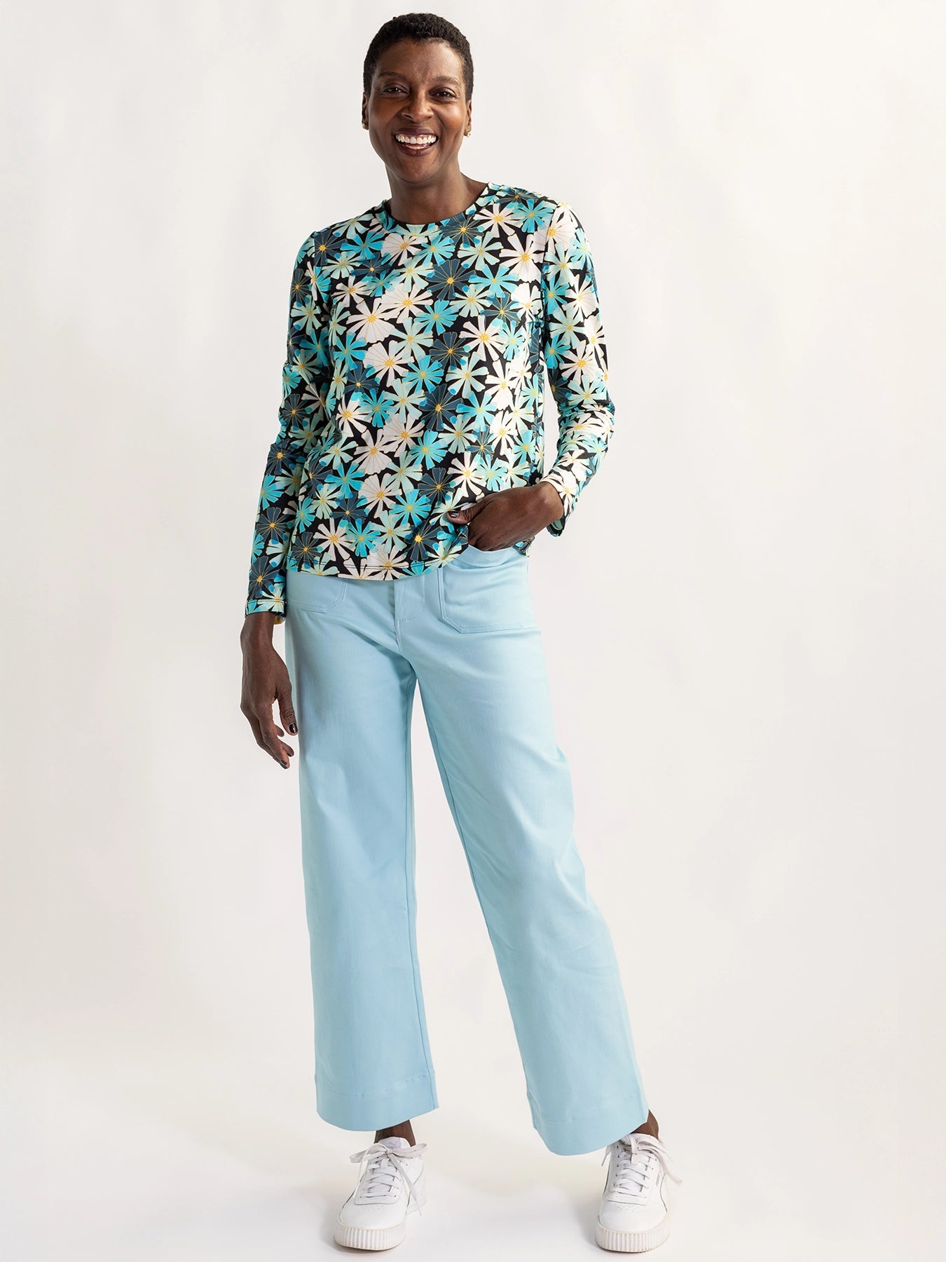 JEANETTE tee Asters Blue - Lesley Evers - Black - black and white - Shop