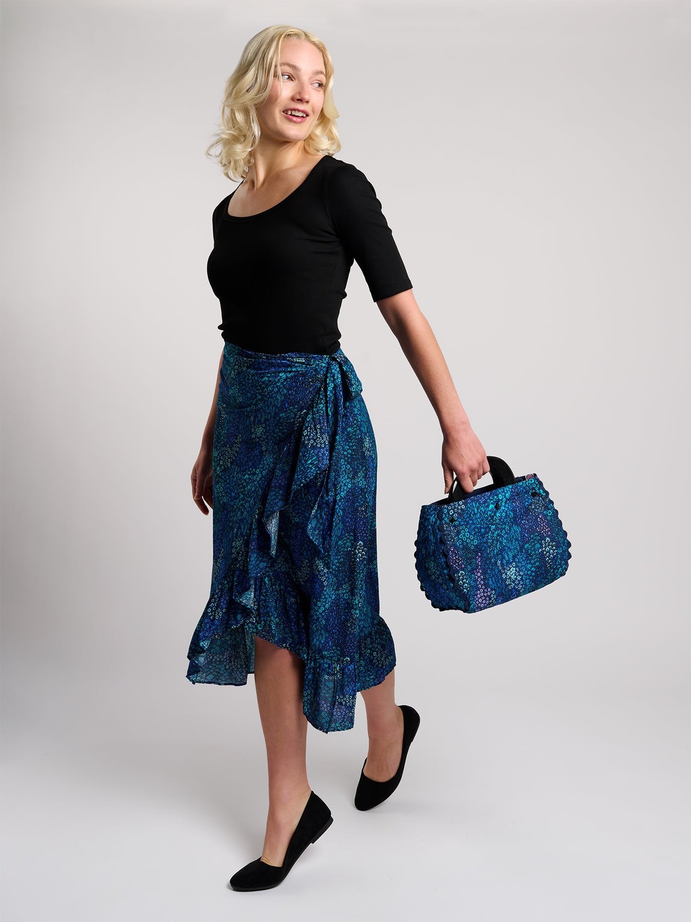 JENNY wrap skirt May Flowers Blue - Lesley Evers - may flowers - new - New Arrivals