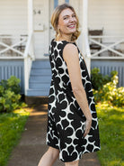JUNIPER Black Fleurette - Lesley Evers - Black - Dress - juniper
