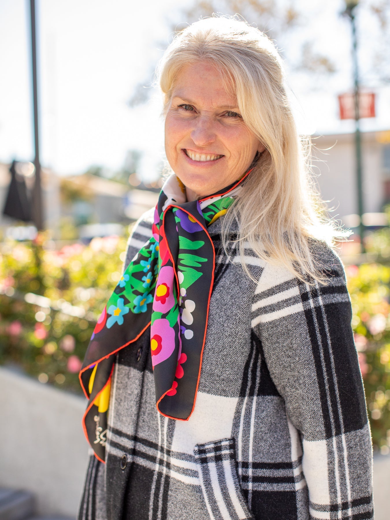 LILLIAN silk twill scarf Garden Party – Lesley Evers