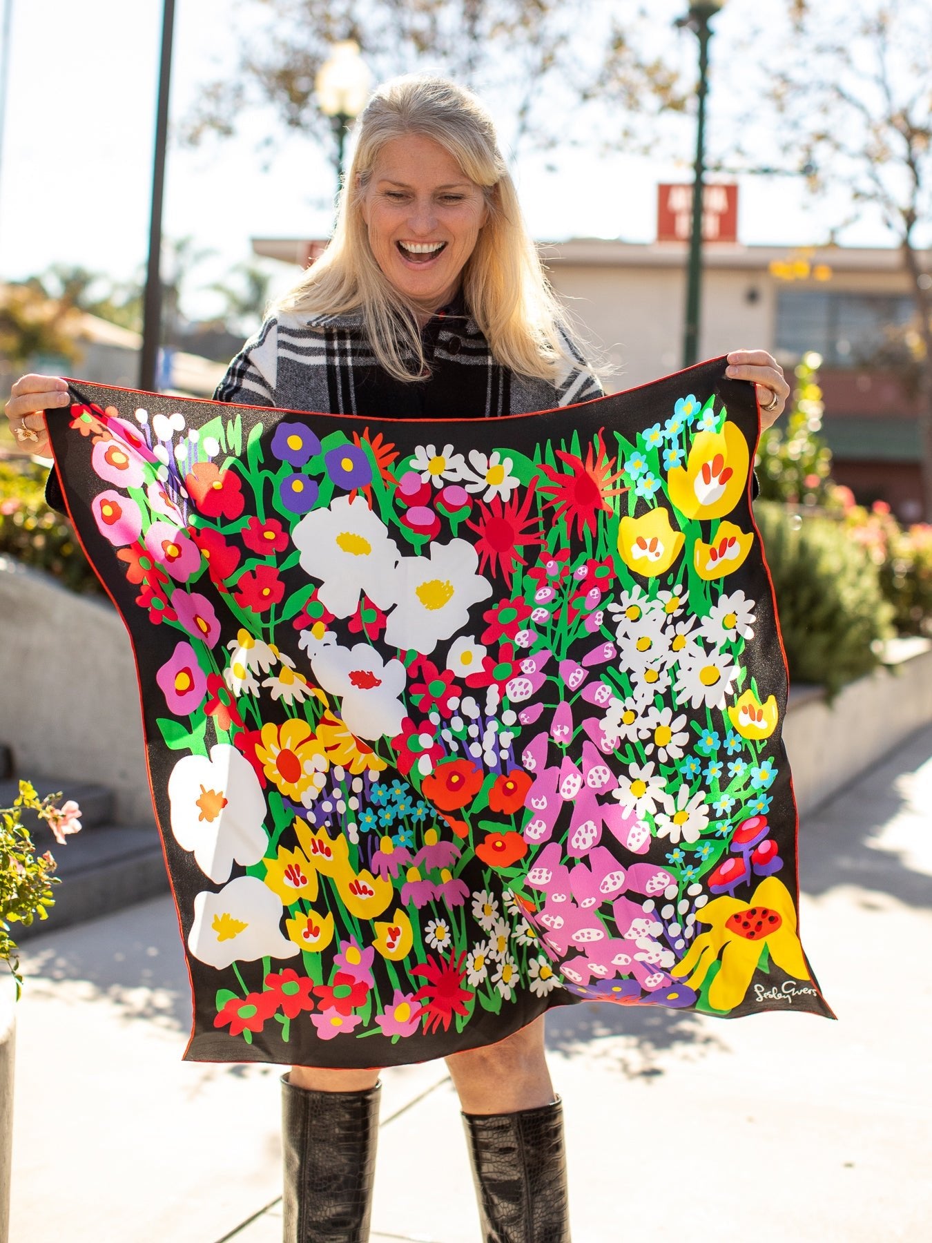 LILLIAN silk twill scarf Garden Party – Lesley Evers