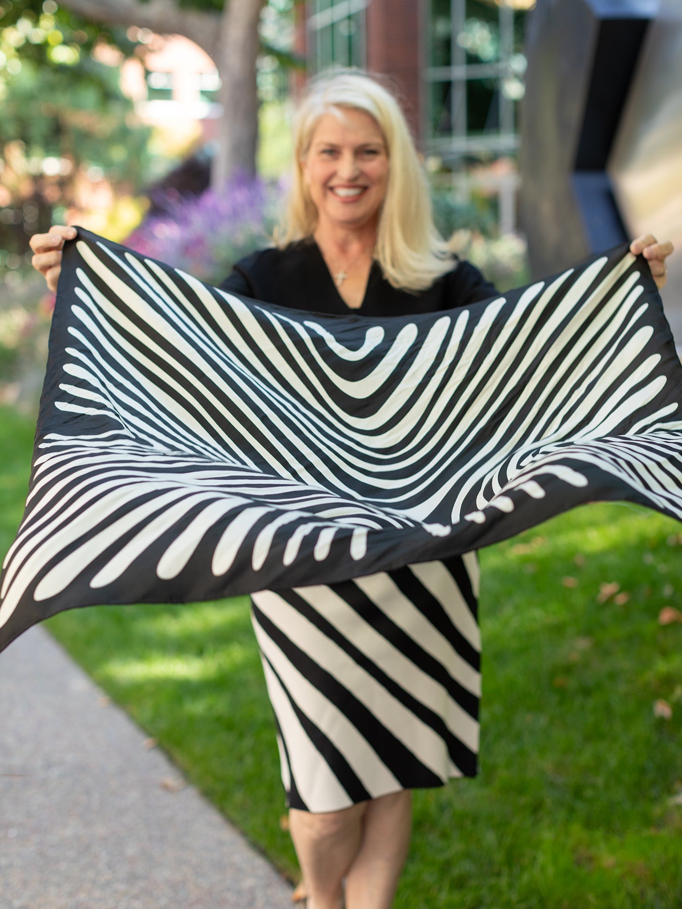 LILLIAN silk twill scarf Lines Black and Ivory - Lesley Evers - Accessories - cotton silk - scarf