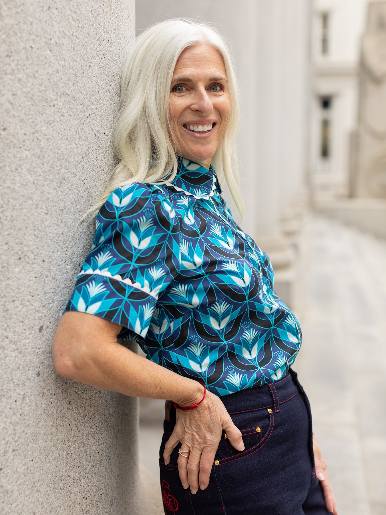 MANDY blouse Geo Tulip Blue - Lesley Evers - Blue - blue blouse - geo tulips