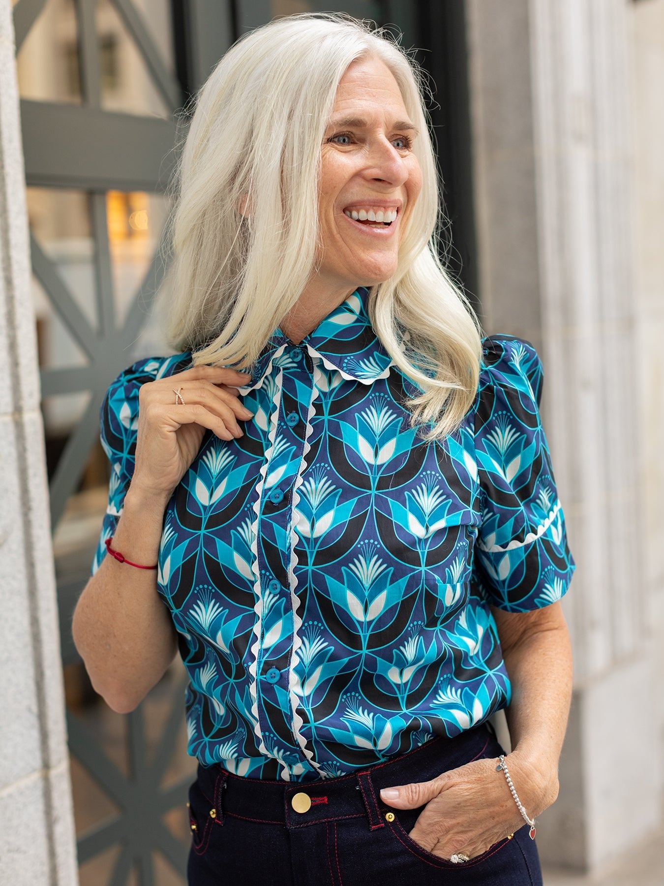 MANDY blouse Geo Tulip Blue - Lesley Evers - Blue - blue blouse - geo tulips