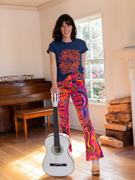 NELLIE graphic tee Shakalaka Navy and Orange – Lesley Evers