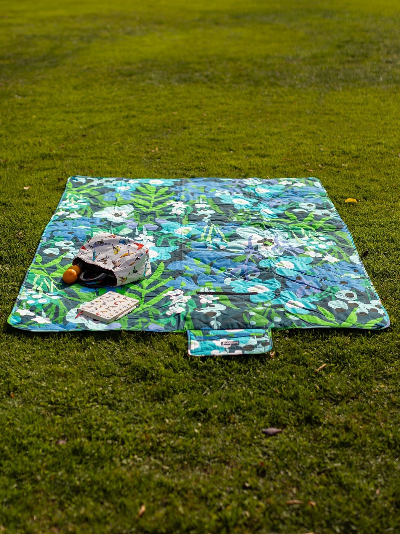 PICNIC BLANKET Garden Oasis Blue – Lesley Evers