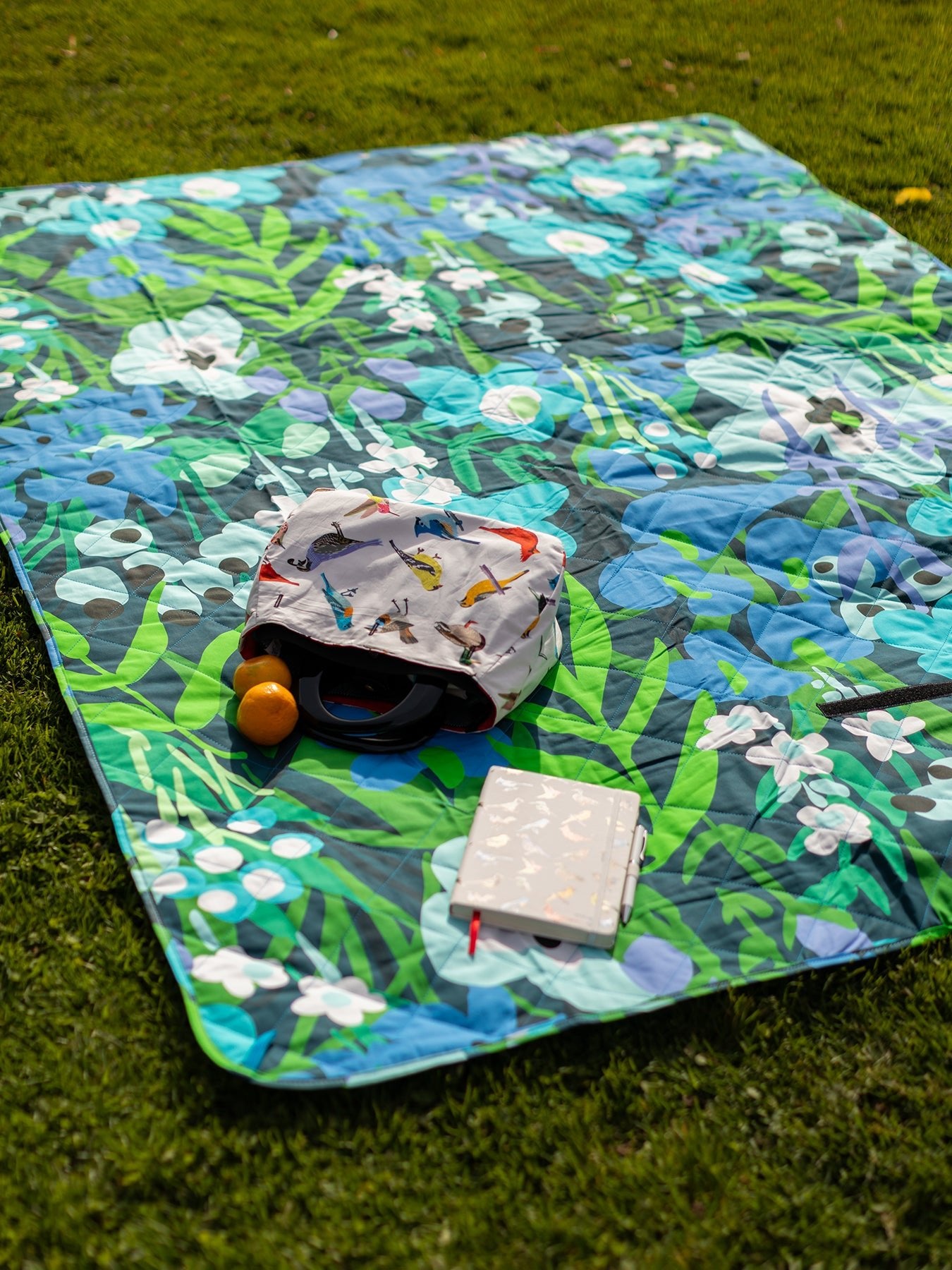 PICNIC BLANKET Garden Oasis Blue – Lesley Evers