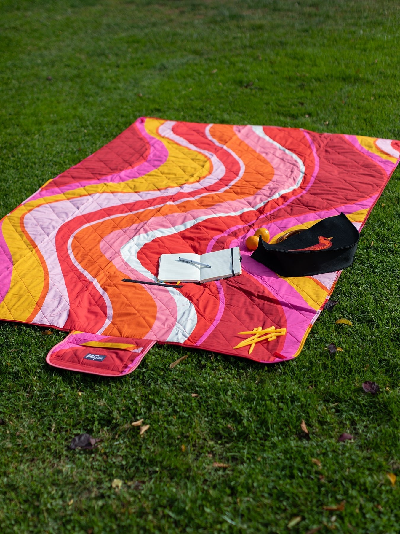 PICNIC BLANKET Pink Wave - Lesley Evers - beach - beach blanket - outdoor