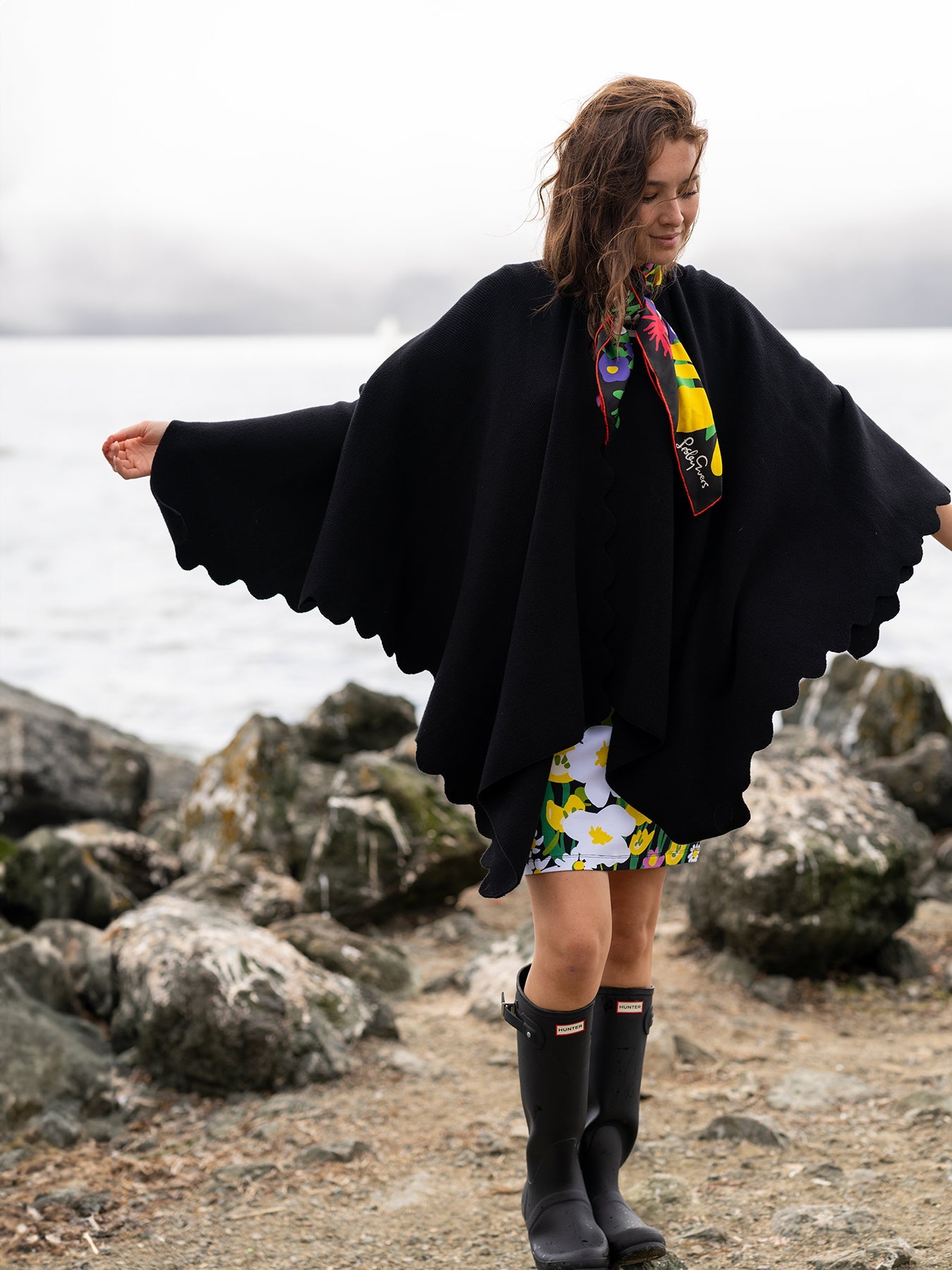 PORTIA cape Black - Lesley Evers - Accessories - Black - cape