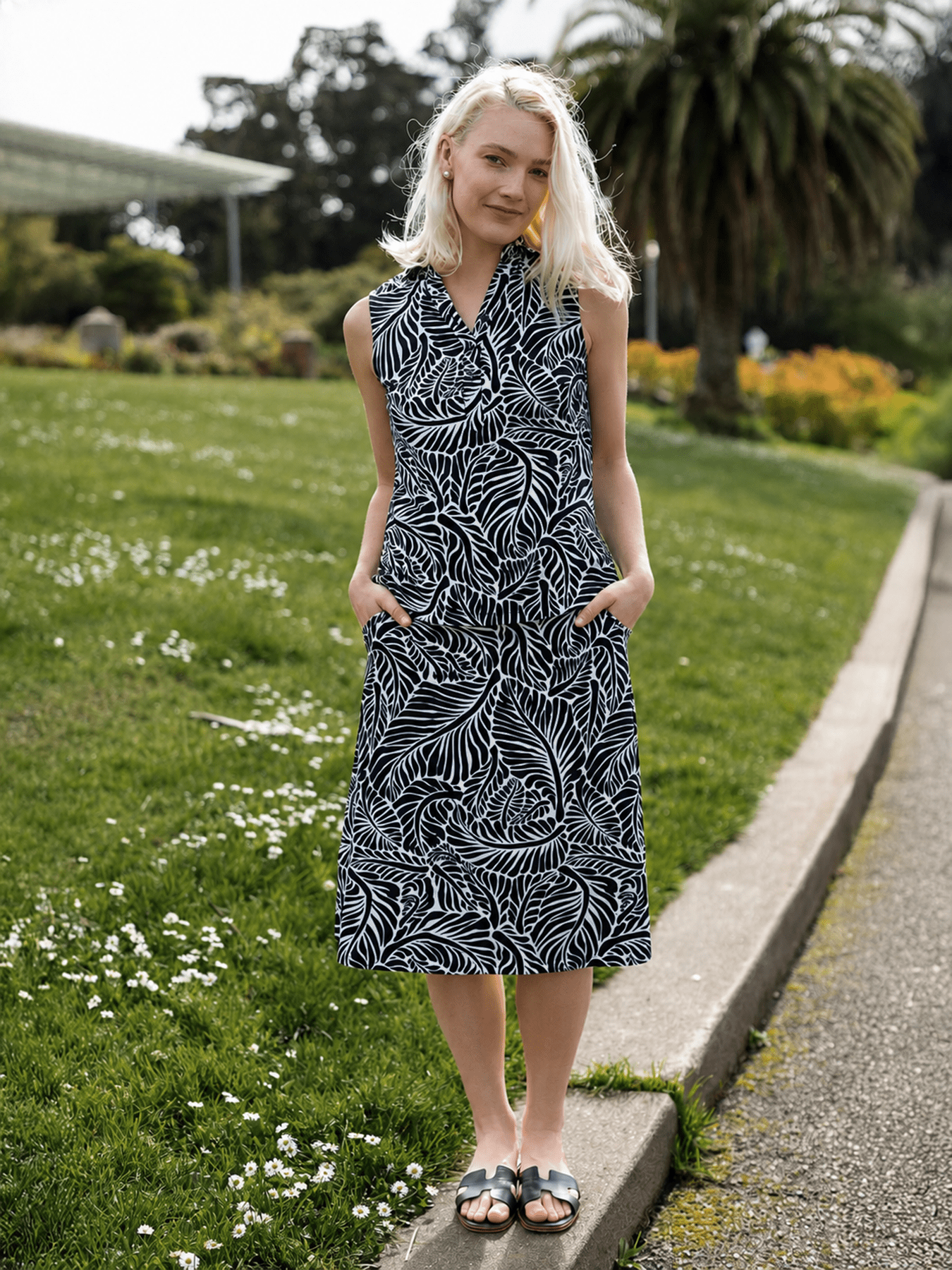 SLOAN skirt Frond Black - Lesley Evers - Best Seller - Bottoms - Shop