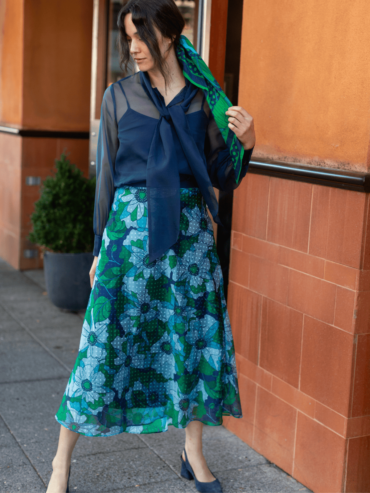SOPHIE skirt Wild Bloom Navy - Lesley Evers-Bottoms-Shop-Shop/All Products