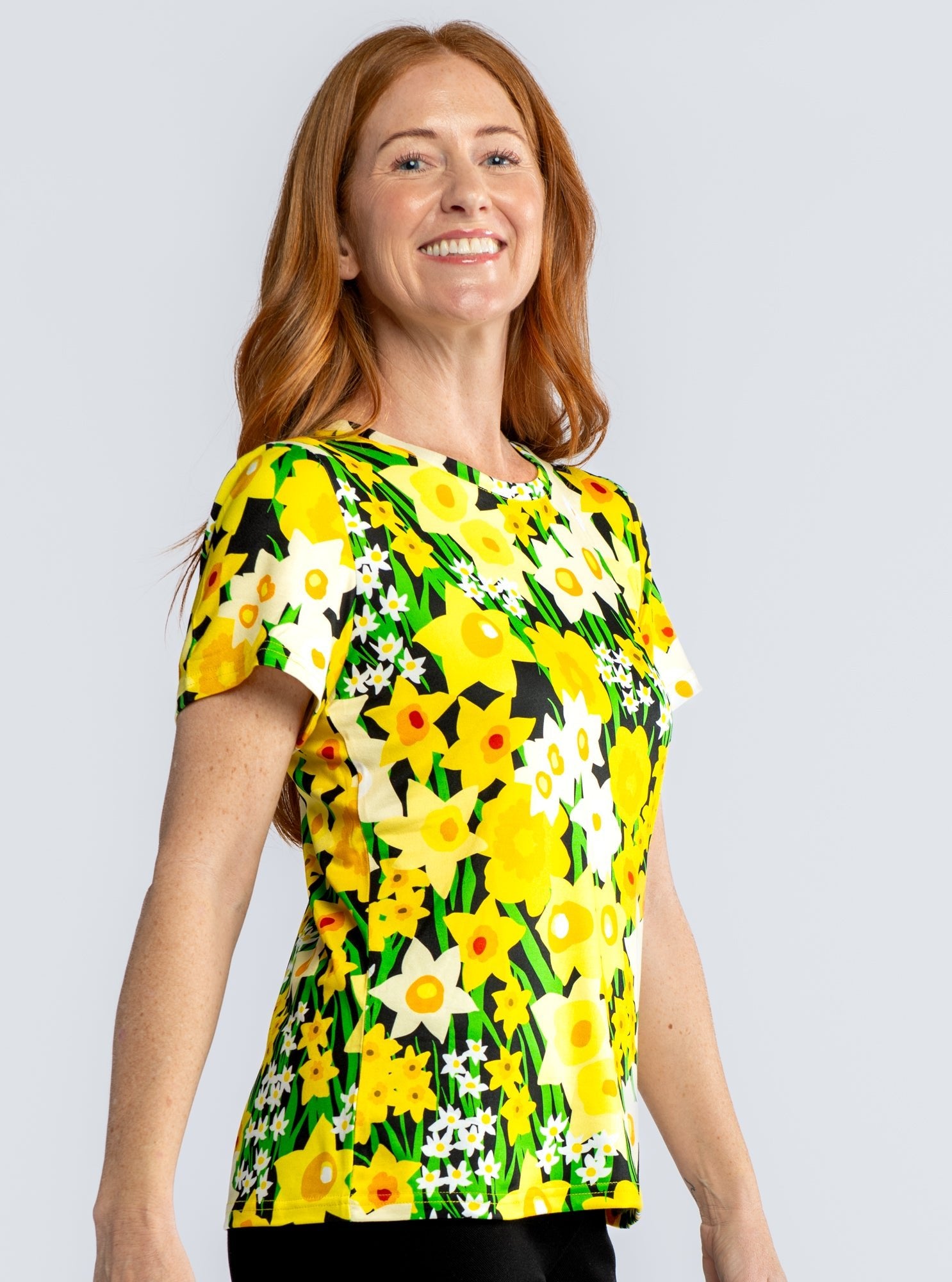 SUZI tee Daffodils - Lesley Evers-Best Seller-Shop-Shop/All Products