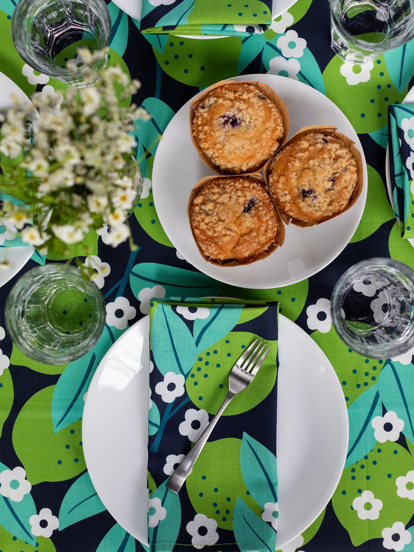 TABLECLOTH Limes - Lesley Evers - 23 - HG200 - W1 - Gems - gems garnet