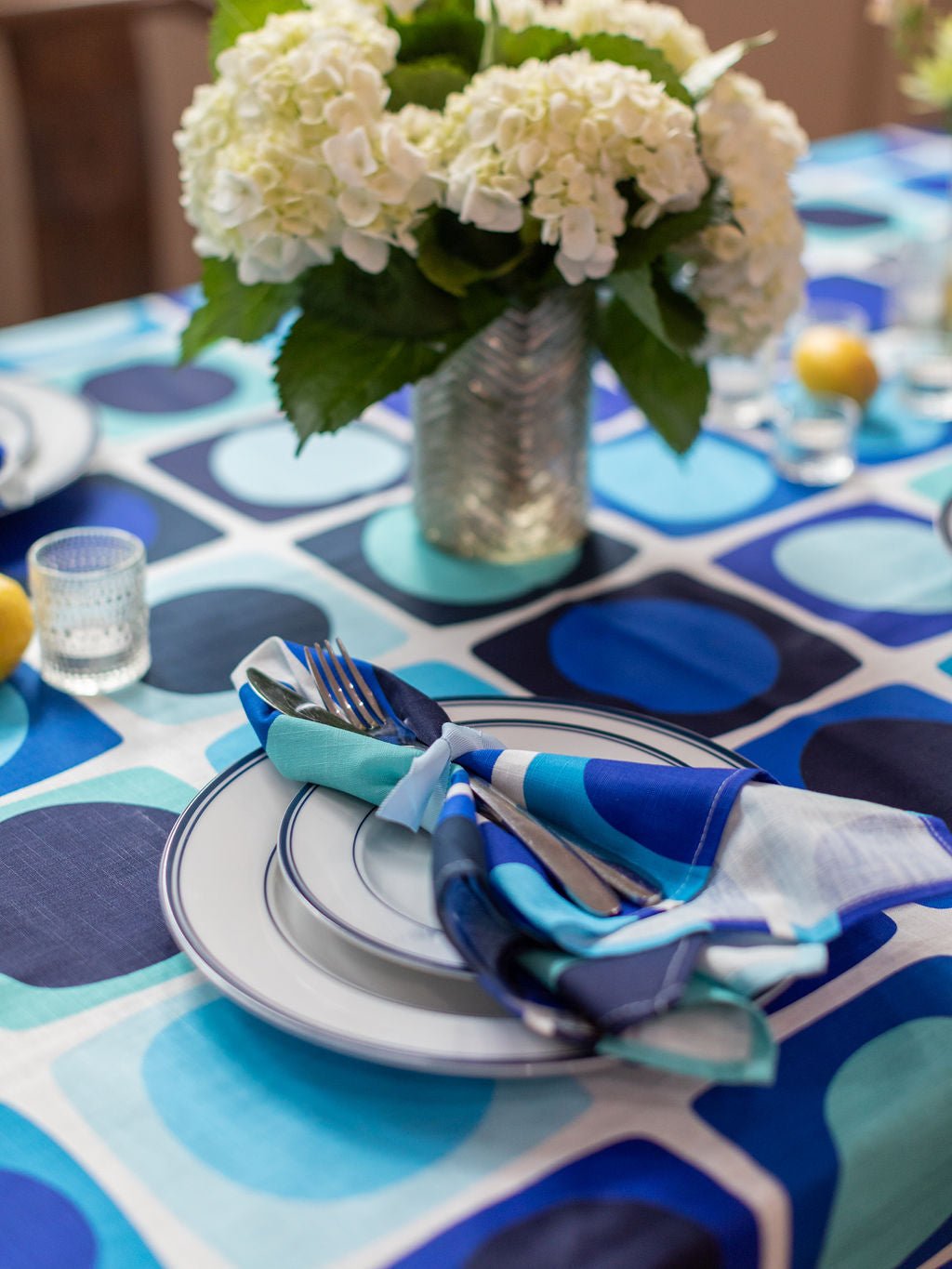 TABLECLOTH Sea Glass Blue - Lesley Evers - 23 - HG200 - W1 - Black - Giftable